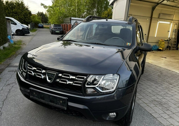 Dacia Duster cena 38900 przebieg: 179000, rok produkcji 2016 z Karlino małe 529